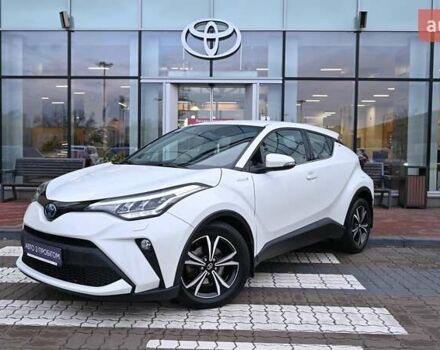Белый Тойота C-HR, объемом двигателя 1.8 л и пробегом 81 тыс. км за 24905 $, фото 1 на Automoto.ua