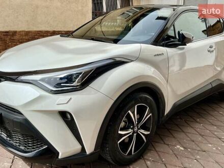 Тойота C-HR 2020 в Черновцах на Automoto.ua Белый Тойота C-HR, объемом двигателя 1.99 л и пробегом 14 тыс. км за 33775 $, фото 1 на Automoto.ua