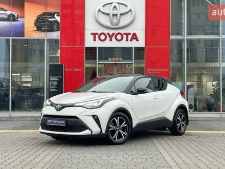 Белый Тойота C-HR, объемом двигателя 1.99 л и пробегом 64 тыс. км за 27507 $, фото 1 на Automoto.ua