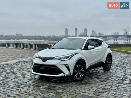Белый Тойота C-HR, объемом двигателя 1.2 л и пробегом 52 тыс. км за 19999 $, фото 1 на Automoto.ua