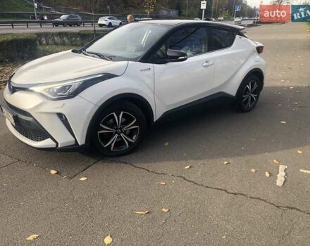 Білий Тойота C-HR, об'ємом двигуна 1.99 л та пробігом 34 тис. км за 30000 $, фото 1 на Automoto.ua