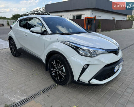 Белый Тойота C-HR, объемом двигателя 1.8 л и пробегом 38 тыс. км за 28900 $, фото 1 на Automoto.ua