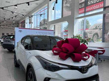 Тойота C-HR 2021 в Днепре (Днепропетровске) на Automoto.ua Белый Тойота C-HR, объемом двигателя 1.99 л и пробегом 135 тыс. км за 25900 $, фото 1 на Automoto.ua