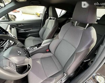 Чорний Тойота C-HR, об'ємом двигуна 2 л та пробігом 8 тис. км за 26900 $, фото 17 на Automoto.ua