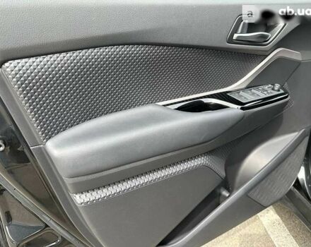 Чорний Тойота C-HR, об'ємом двигуна 2 л та пробігом 8 тис. км за 26900 $, фото 16 на Automoto.ua