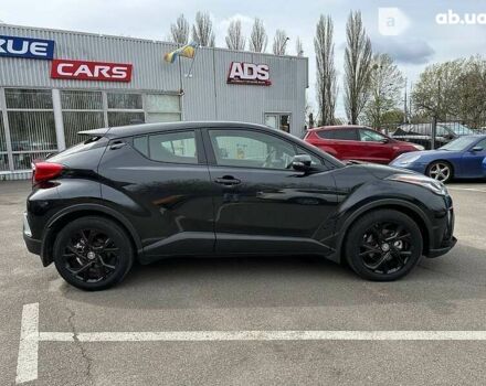 Чорний Тойота C-HR, об'ємом двигуна 2 л та пробігом 8 тис. км за 26900 $, фото 1 на Automoto.ua