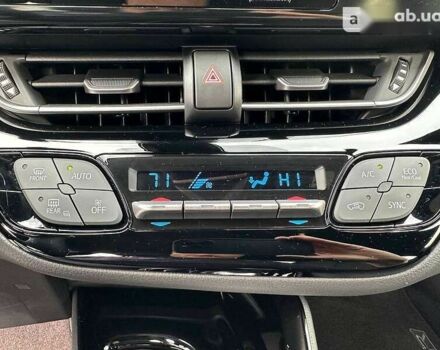 Чорний Тойота C-HR, об'ємом двигуна 2 л та пробігом 8 тис. км за 26900 $, фото 25 на Automoto.ua