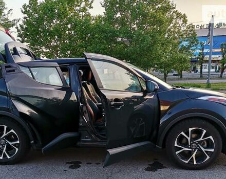 Черный Тойота C-HR, объемом двигателя 2 л и пробегом 78 тыс. км за 18500 $, фото 7 на Automoto.ua