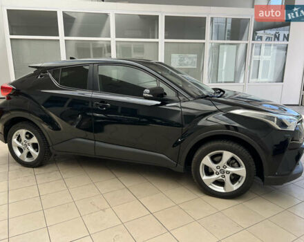 Черный Тойота C-HR, объемом двигателя 1.2 л и пробегом 64 тыс. км за 17200 $, фото 3 на Automoto.ua