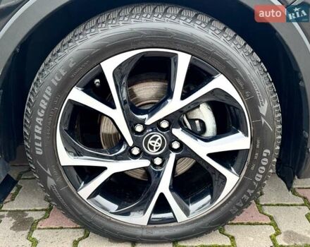 Черный Тойота C-HR, объемом двигателя 1.99 л и пробегом 86 тыс. км за 16700 $, фото 14 на Automoto.ua
