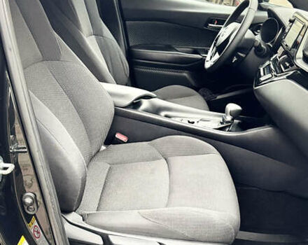 Черный Тойота C-HR, объемом двигателя 1.99 л и пробегом 86 тыс. км за 16700 $, фото 22 на Automoto.ua