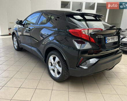 Черный Тойота C-HR, объемом двигателя 1.2 л и пробегом 64 тыс. км за 17200 $, фото 6 на Automoto.ua