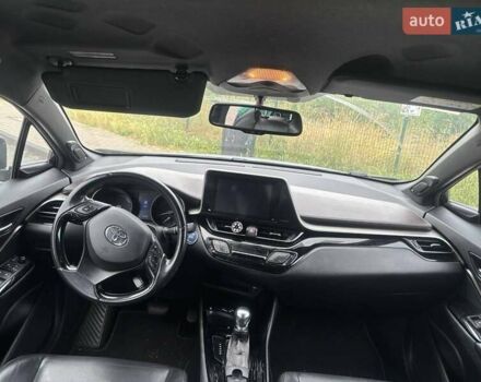 Черный Тойота C-HR, объемом двигателя 1.8 л и пробегом 120 тыс. км за 18866 $, фото 7 на Automoto.ua