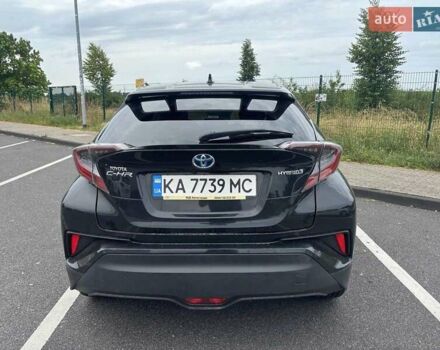 Черный Тойота C-HR, объемом двигателя 1.8 л и пробегом 120 тыс. км за 18866 $, фото 1 на Automoto.ua