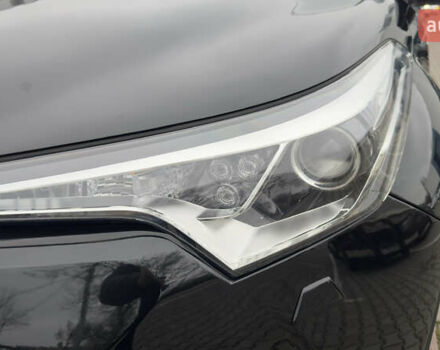 Черный Тойота C-HR, объемом двигателя 1.99 л и пробегом 86 тыс. км за 16700 $, фото 13 на Automoto.ua