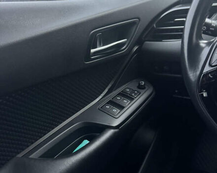 Черный Тойота C-HR, объемом двигателя 1.99 л и пробегом 137 тыс. км за 17900 $, фото 14 на Automoto.ua