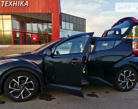 Черный Тойота C-HR, объемом двигателя 2 л и пробегом 78 тыс. км за 18500 $, фото 6 на Automoto.ua
