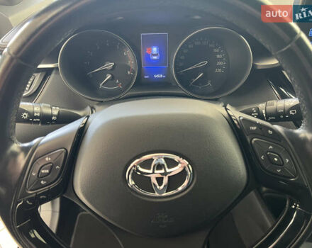 Черный Тойота C-HR, объемом двигателя 1.2 л и пробегом 64 тыс. км за 17200 $, фото 11 на Automoto.ua