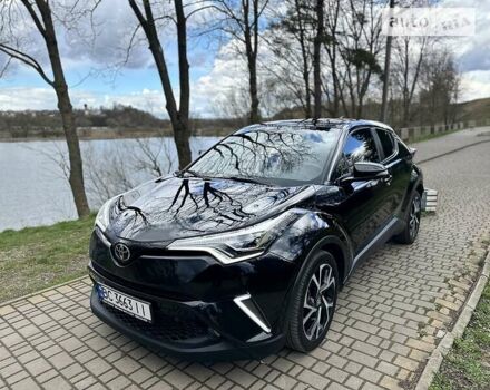 Чорний Тойота C-HR, об'ємом двигуна 2 л та пробігом 72 тис. км за 17499 $, фото 2 на Automoto.ua