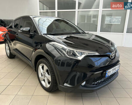 Черный Тойота C-HR, объемом двигателя 1.2 л и пробегом 64 тыс. км за 17200 $, фото 2 на Automoto.ua