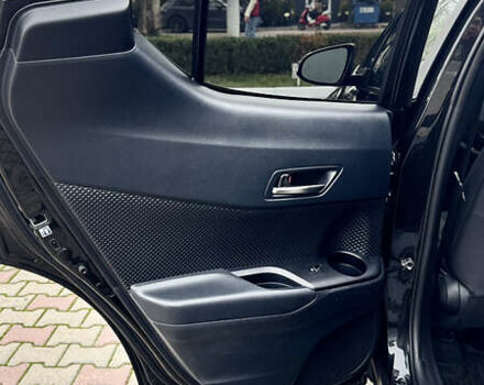 Черный Тойота C-HR, объемом двигателя 1.99 л и пробегом 86 тыс. км за 16700 $, фото 19 на Automoto.ua
