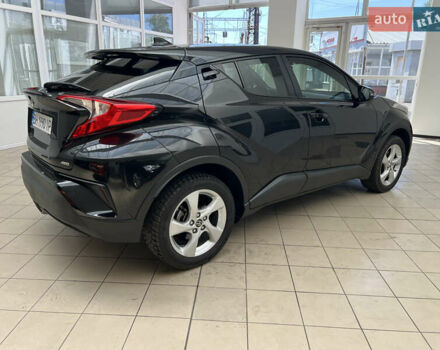 Черный Тойота C-HR, объемом двигателя 1.2 л и пробегом 64 тыс. км за 17200 $, фото 4 на Automoto.ua