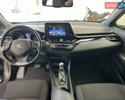 Черный Тойота C-HR, объемом двигателя 1.2 л и пробегом 64 тыс. км за 17200 $, фото 10 на Automoto.ua