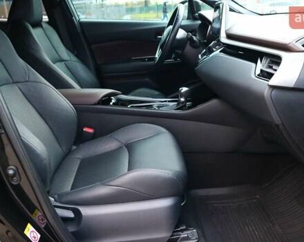 Чорний Тойота C-HR, об'ємом двигуна 1.2 л та пробігом 66 тис. км за 19819 $, фото 5 на Automoto.ua