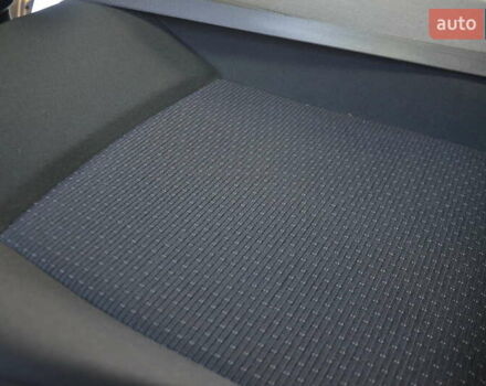 Чорний Тойота C-HR, об'ємом двигуна 2 л та пробігом 77 тис. км за 15850 $, фото 54 на Automoto.ua