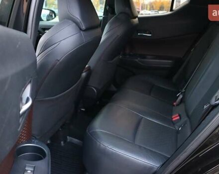 Чорний Тойота C-HR, об'ємом двигуна 1.2 л та пробігом 66 тис. км за 19819 $, фото 13 на Automoto.ua