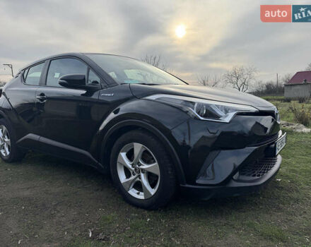 Черный Тойота C-HR, объемом двигателя 1.8 л и пробегом 126 тыс. км за 22000 $, фото 3 на Automoto.ua