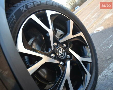 Чорний Тойота C-HR, об'ємом двигуна 2 л та пробігом 77 тис. км за 15850 $, фото 62 на Automoto.ua