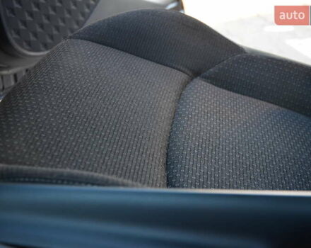 Чорний Тойота C-HR, об'ємом двигуна 2 л та пробігом 77 тис. км за 15850 $, фото 46 на Automoto.ua