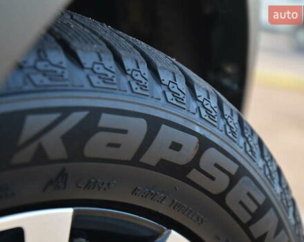 Чорний Тойота C-HR, об'ємом двигуна 2 л та пробігом 77 тис. км за 15850 $, фото 63 на Automoto.ua