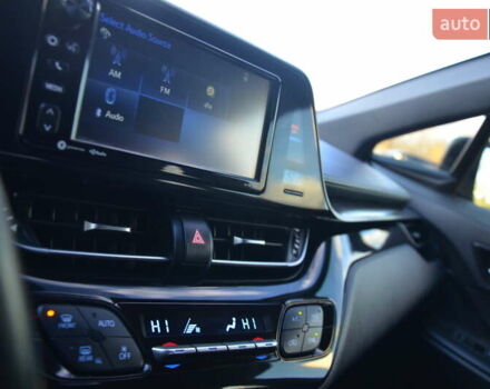 Чорний Тойота C-HR, об'ємом двигуна 2 л та пробігом 77 тис. км за 15850 $, фото 68 на Automoto.ua