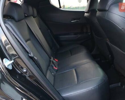 Чорний Тойота C-HR, об'ємом двигуна 1.2 л та пробігом 66 тис. км за 19819 $, фото 6 на Automoto.ua