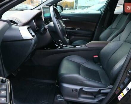 Чорний Тойота C-HR, об'ємом двигуна 1.2 л та пробігом 66 тис. км за 19819 $, фото 12 на Automoto.ua