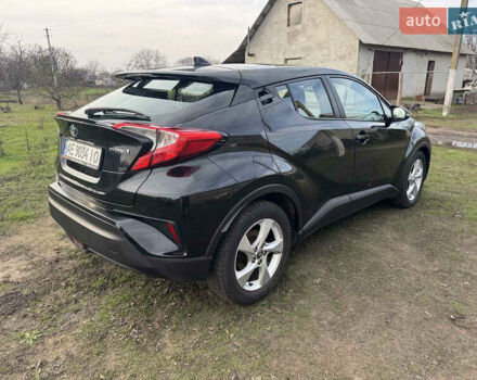 Черный Тойота C-HR, объемом двигателя 1.8 л и пробегом 126 тыс. км за 22000 $, фото 2 на Automoto.ua