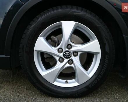 Чорний Тойота C-HR, об'ємом двигуна 1.2 л та пробігом 66 тис. км за 19819 $, фото 10 на Automoto.ua