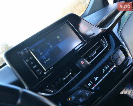 Чорний Тойота C-HR, об'ємом двигуна 2 л та пробігом 77 тис. км за 15850 $, фото 45 на Automoto.ua