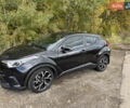 Черный Тойота C-HR, объемом двигателя 2 л и пробегом 71 тыс. км за 18700 $, фото 3 на Automoto.ua