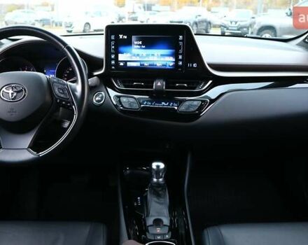 Чорний Тойота C-HR, об'ємом двигуна 1.2 л та пробігом 66 тис. км за 19819 $, фото 7 на Automoto.ua