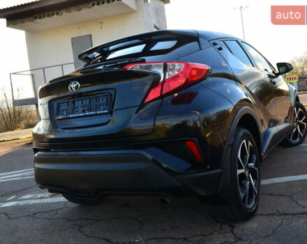 Чорний Тойота C-HR, об'ємом двигуна 2 л та пробігом 77 тис. км за 15850 $, фото 30 на Automoto.ua
