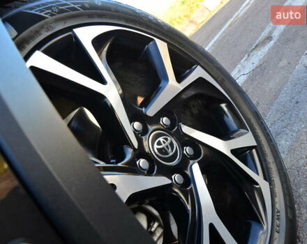 Чорний Тойота C-HR, об'ємом двигуна 2 л та пробігом 77 тис. км за 15850 $, фото 6 на Automoto.ua