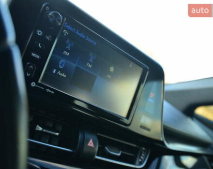 Чорний Тойота C-HR, об'ємом двигуна 2 л та пробігом 77 тис. км за 15850 $, фото 65 на Automoto.ua