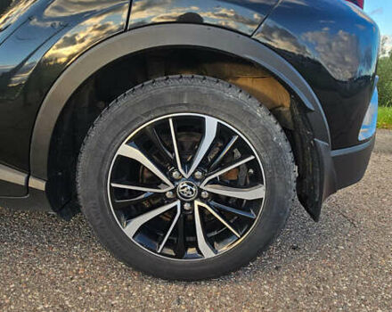 Чорний Тойота C-HR, об'ємом двигуна 1.2 л та пробігом 147 тис. км за 15346 $, фото 8 на Automoto.ua
