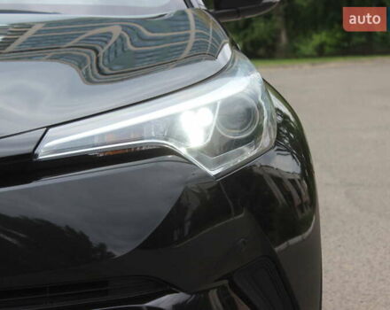 Чорний Тойота C-HR, об'ємом двигуна 1.8 л та пробігом 72 тис. км за 27699 $, фото 16 на Automoto.ua