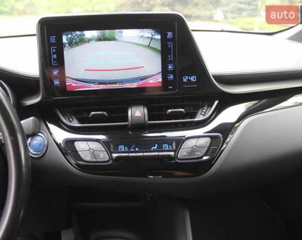 Черный Тойота C-HR, объемом двигателя 1.8 л и пробегом 72 тыс. км за 27699 $, фото 51 на Automoto.ua