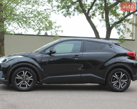 Черный Тойота C-HR, объемом двигателя 1.8 л и пробегом 72 тыс. км за 27699 $, фото 12 на Automoto.ua