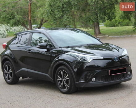 Черный Тойота C-HR, объемом двигателя 1.8 л и пробегом 72 тыс. км за 27699 $, фото 14 на Automoto.ua